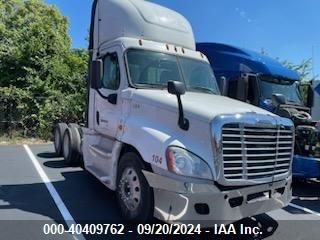  Salvage Freightliner Cascadia 125