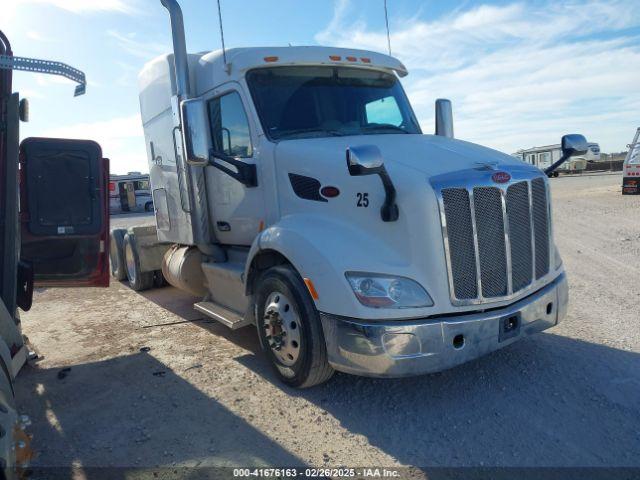  Salvage Peterbilt 579