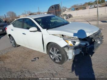  Salvage Nissan Altima