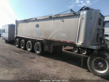  Salvage Mac Trailer Mfg Dump Trailer