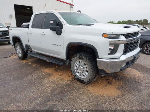  Salvage Chevrolet Silverado 2500