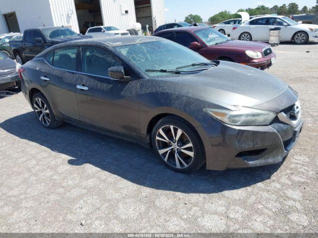 Salvage Nissan Maxima