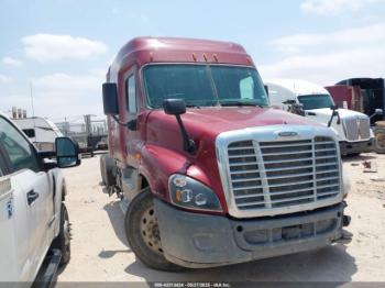  Salvage Freightliner Cascadia 125
