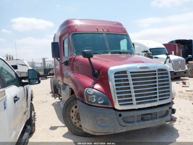  Salvage Freightliner Cascadia 125