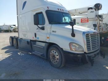  Salvage Freightliner Cascadia 125