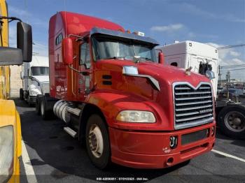  Salvage Mack Cxu613