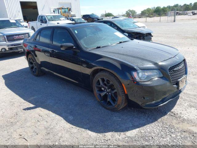  Salvage Chrysler 300