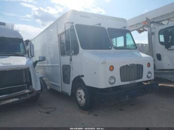  Salvage Freightliner Chassis