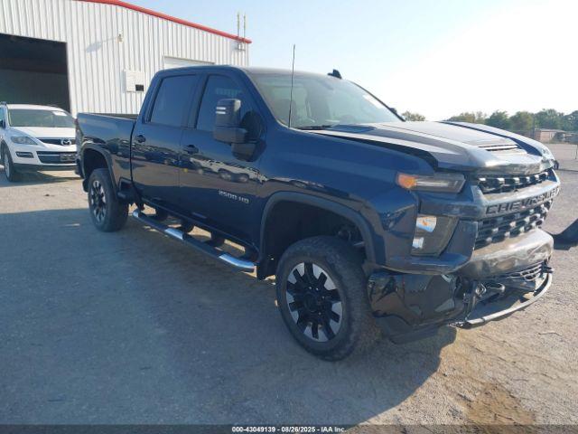  Salvage Chevrolet Silverado 2500
