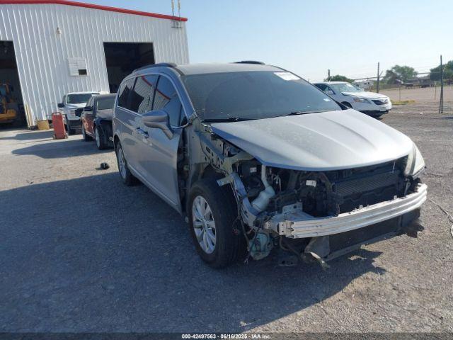  Salvage Chrysler Pacifica