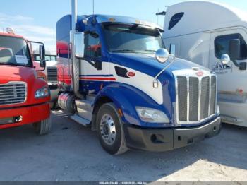  Salvage Peterbilt 579
