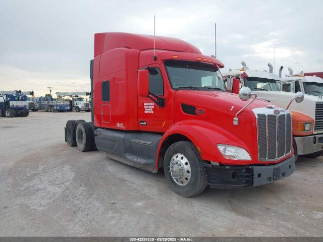  Salvage Peterbilt 579