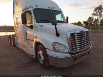  Salvage Freightliner Cascadia 125