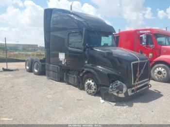  Salvage Volvo Vn