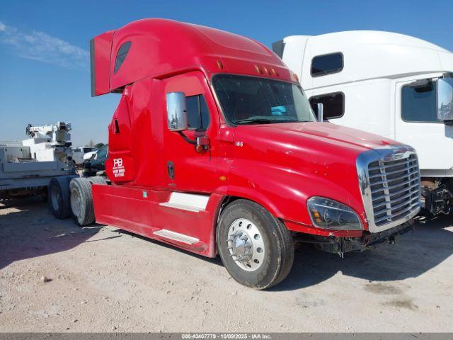  Salvage Freightliner Cascadia 125