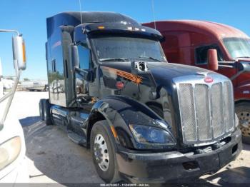  Salvage Peterbilt 579
