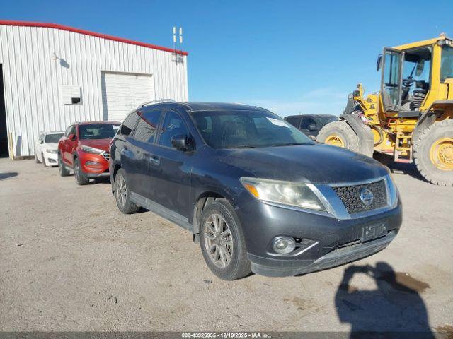  Salvage Nissan Pathfinder