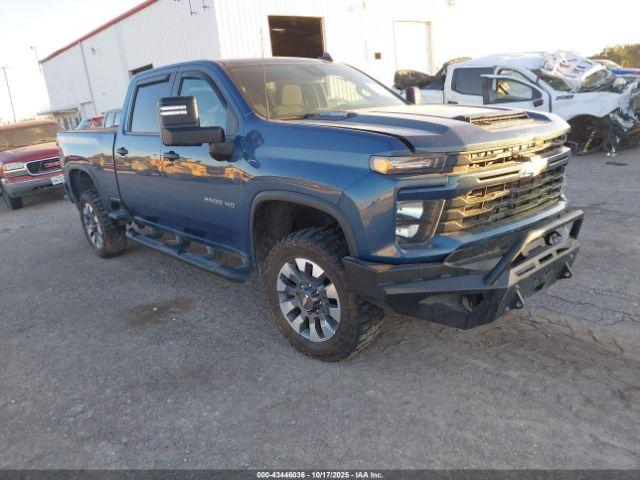  Salvage Chevrolet Silverado 2500