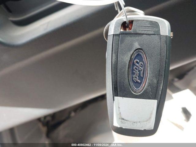 Ford F-350 Lariat Image 8