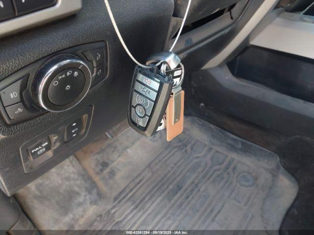 Ford F-150 Lariat Image 11