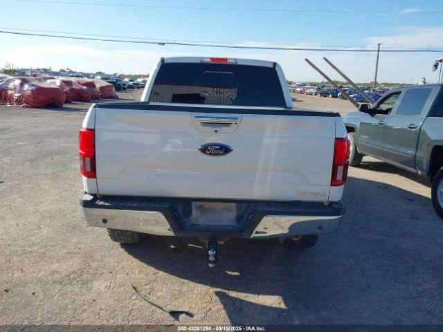 Ford F-150 Lariat Image 16
