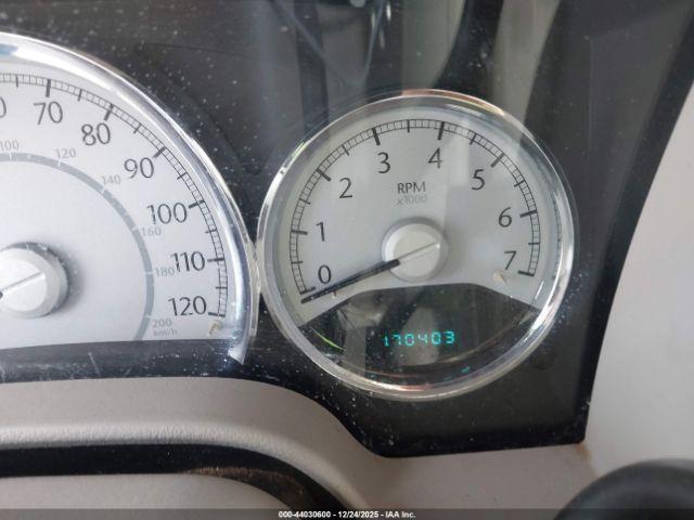 Chrysler Aspen Limited Image 7