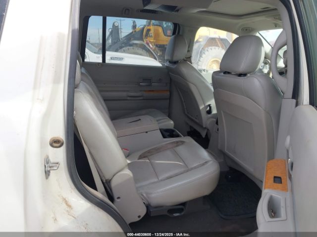 Chrysler Aspen Limited Image 11