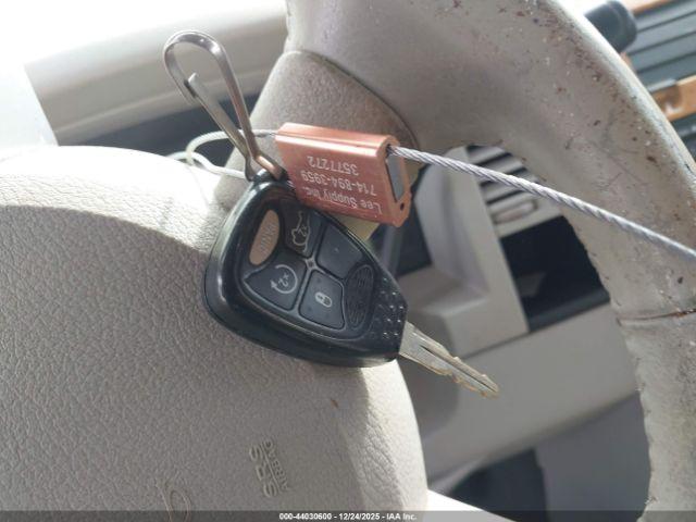 Chrysler Aspen Limited Image 9