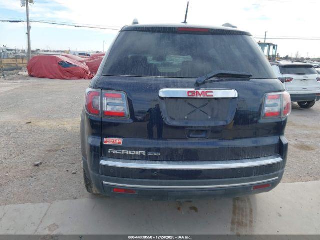 GMC Acadia Image 16