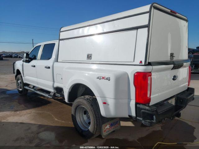 Ford F-350 Xl Image 14