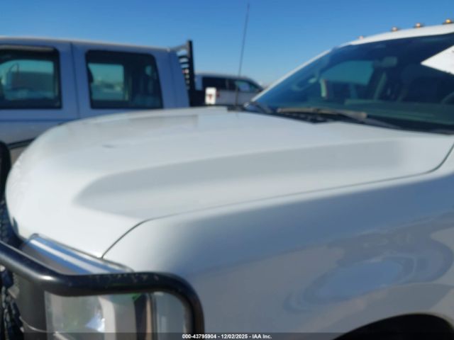 Ford F-350 Xl Image 6