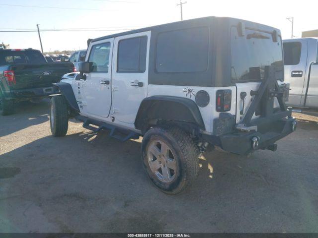 Jeep Wrangler Sahara Image 5