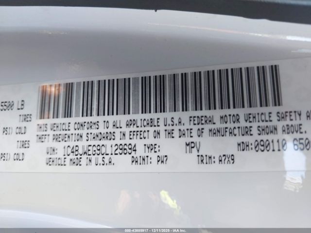 Jeep Wrangler Sahara Image 4