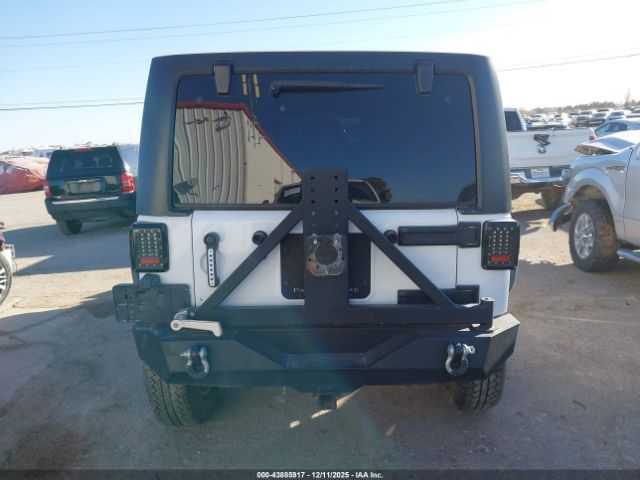 Jeep Wrangler Sahara Image 13