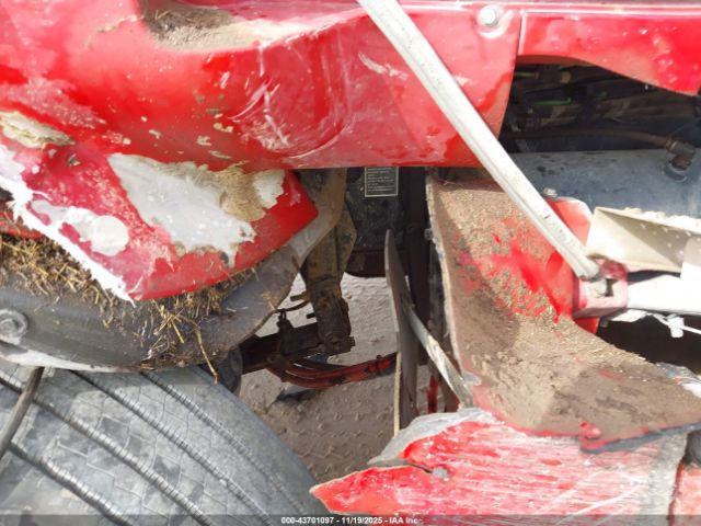 Peterbilt 587 Image 2