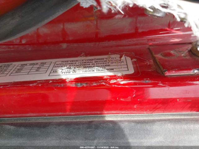 Peterbilt 587 Image 7