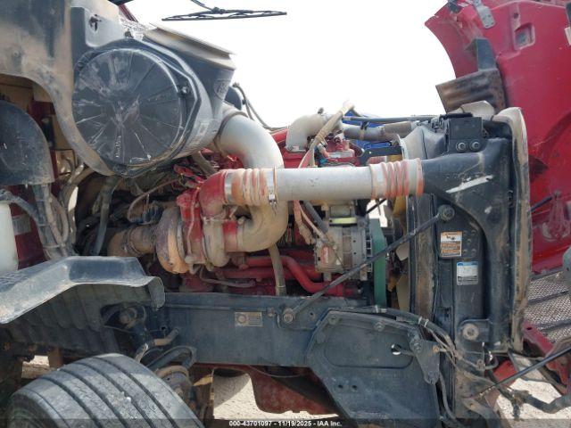 Peterbilt 587 Image 9