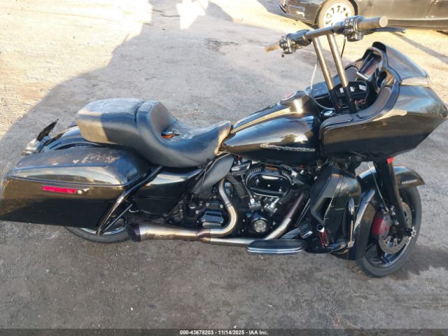 Harley-Davidson Fltrk Image 3